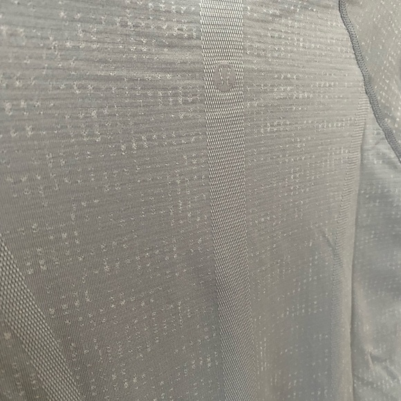 Lulu Lemon Athletic long sleeve top - Picture 6 of 6